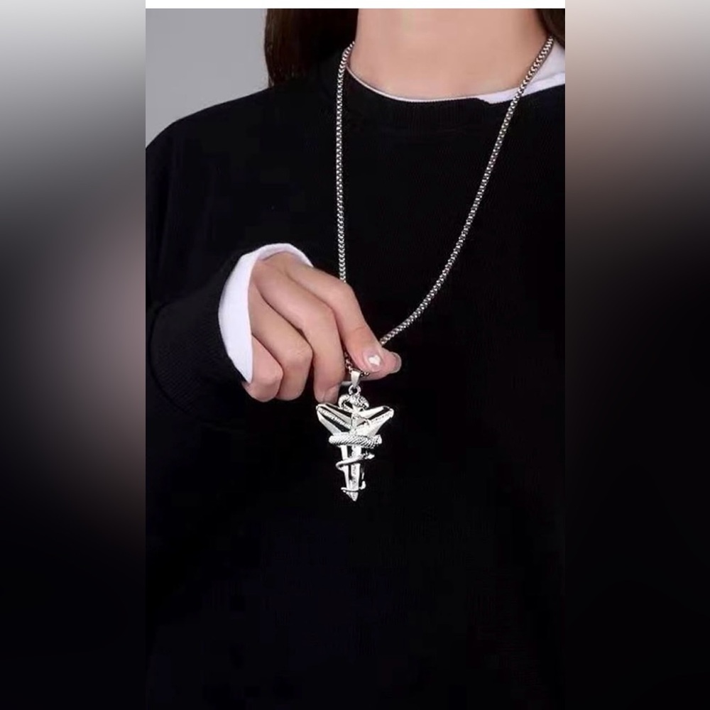 Commemorative Kobe Bryant Black Mamba Stainless Steel Pendant Necklace - Picture 5 of 7